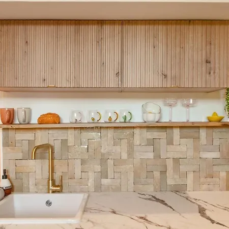 Proche De La Avec Jardin Апартаменты *