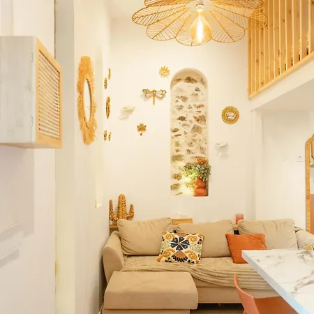 Proche De La Avec Jardin شقة