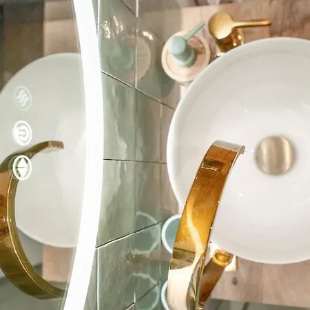 Apartment Proche De La Avec Jardin Hyeres