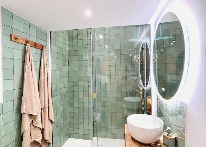 Apartment Proche De La Avec Jardin Hyeres