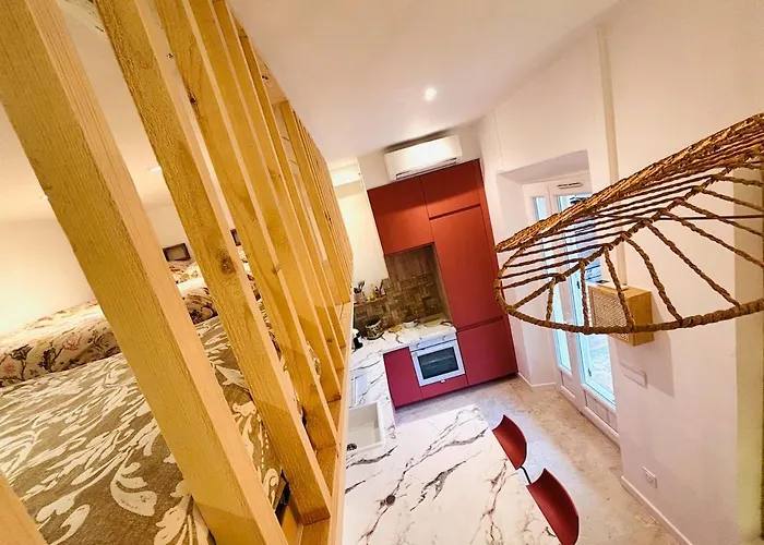 Proche De La Avec Jardin Hyeres