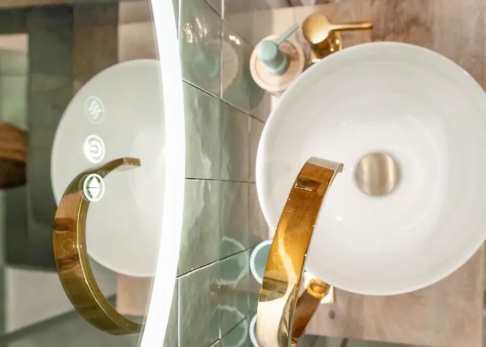 Apartment Proche De La Avec Jardin Hyeres